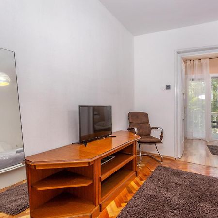 Stunning Apartment In Malinska With Kitchen Εξωτερικό φωτογραφία