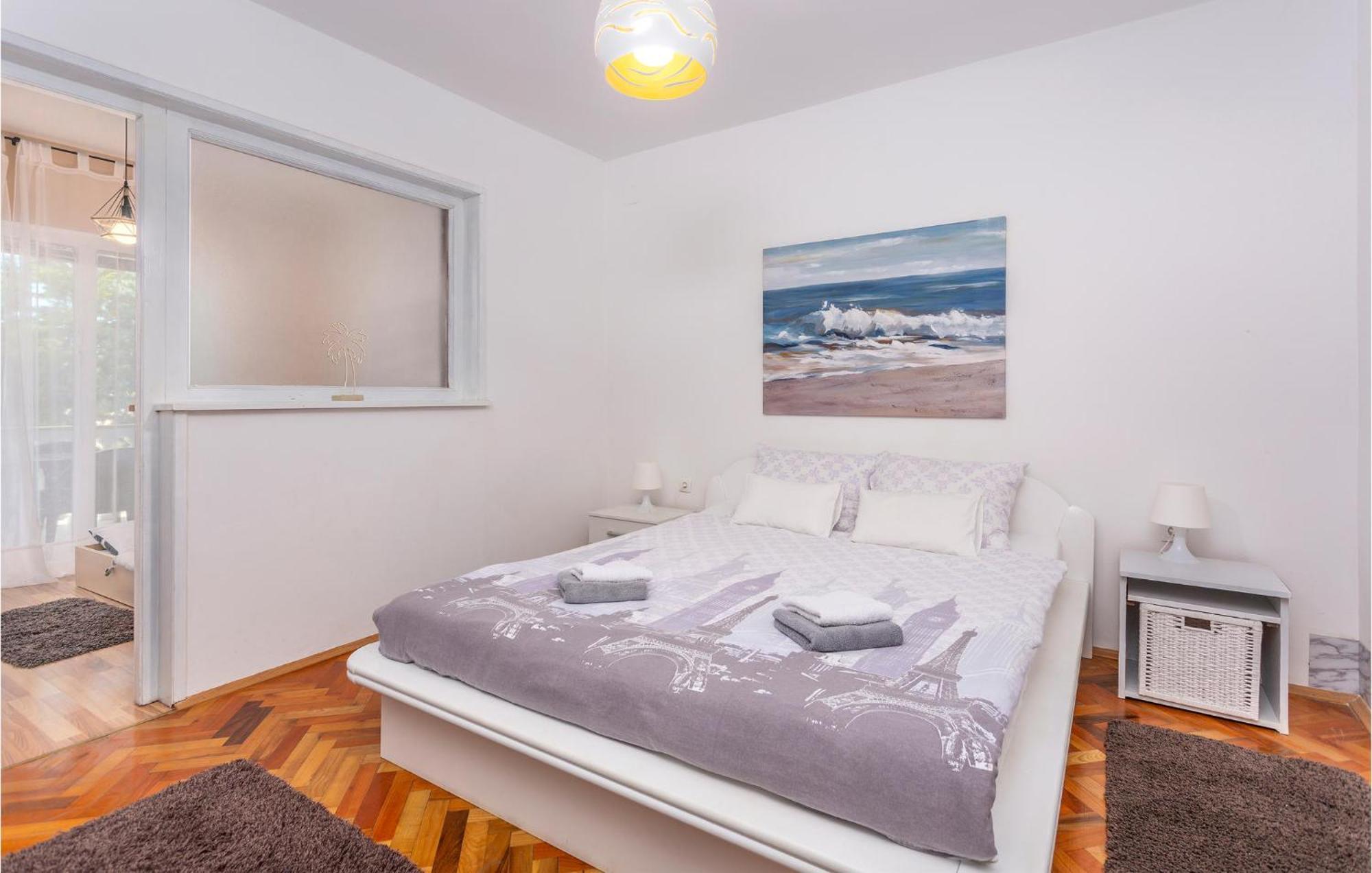 Stunning Apartment In Malinska With Kitchen Εξωτερικό φωτογραφία