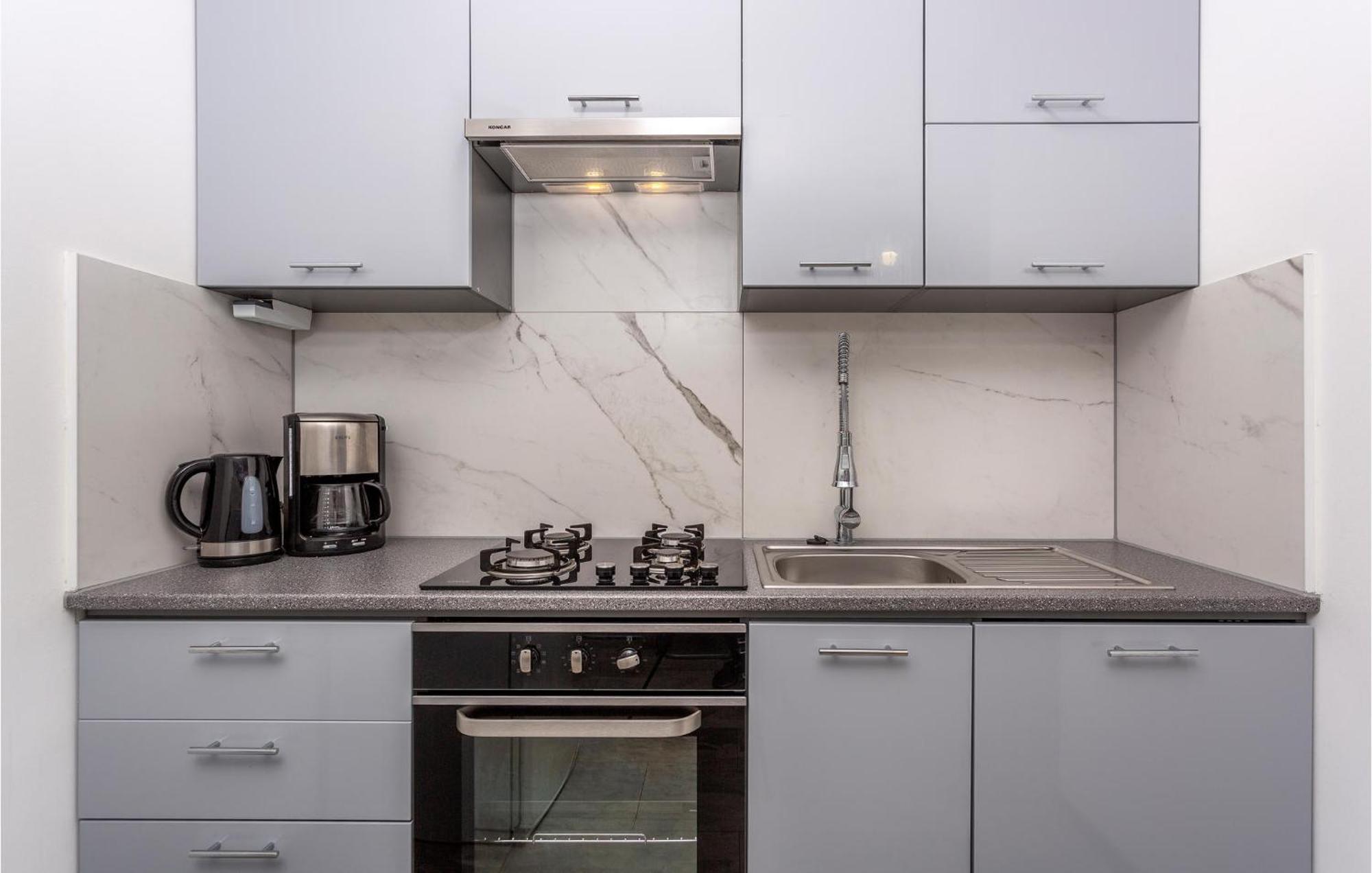 Stunning Apartment In Malinska With Kitchen Εξωτερικό φωτογραφία