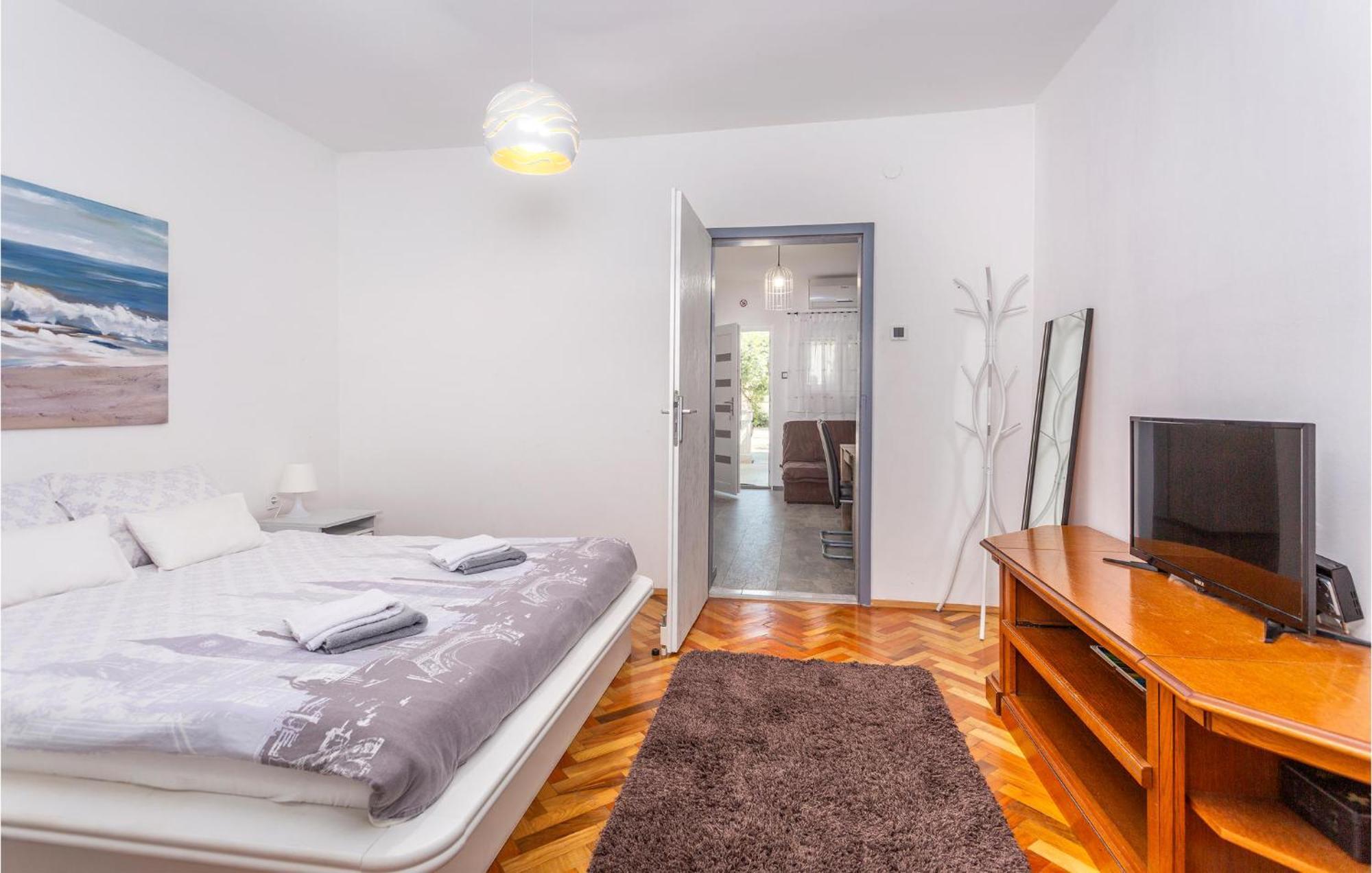 Stunning Apartment In Malinska With Kitchen Εξωτερικό φωτογραφία